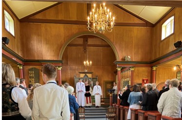 Bilde frå konfirmasjon i Fjærland kyrkje